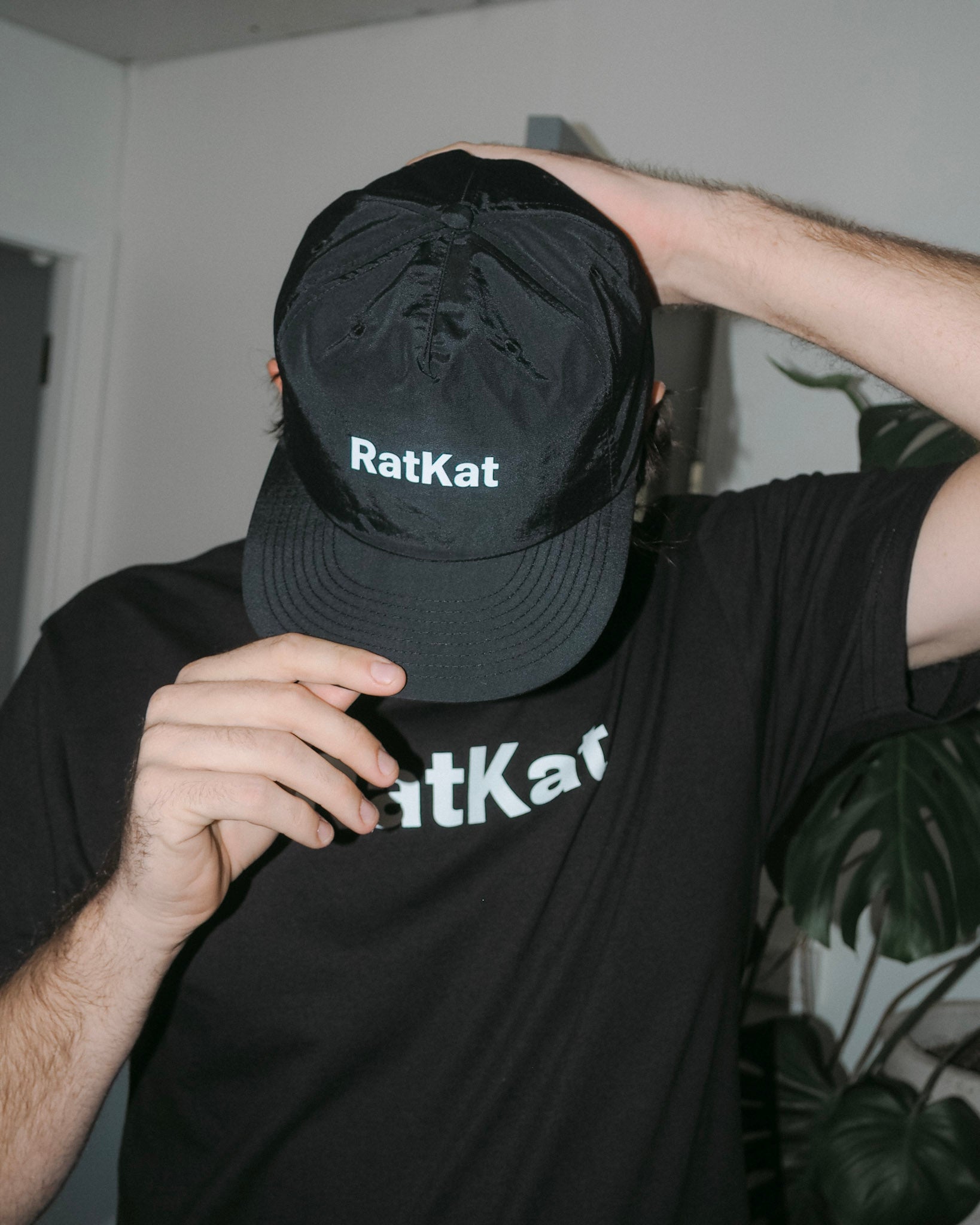THROTTLE CAP // BLACK